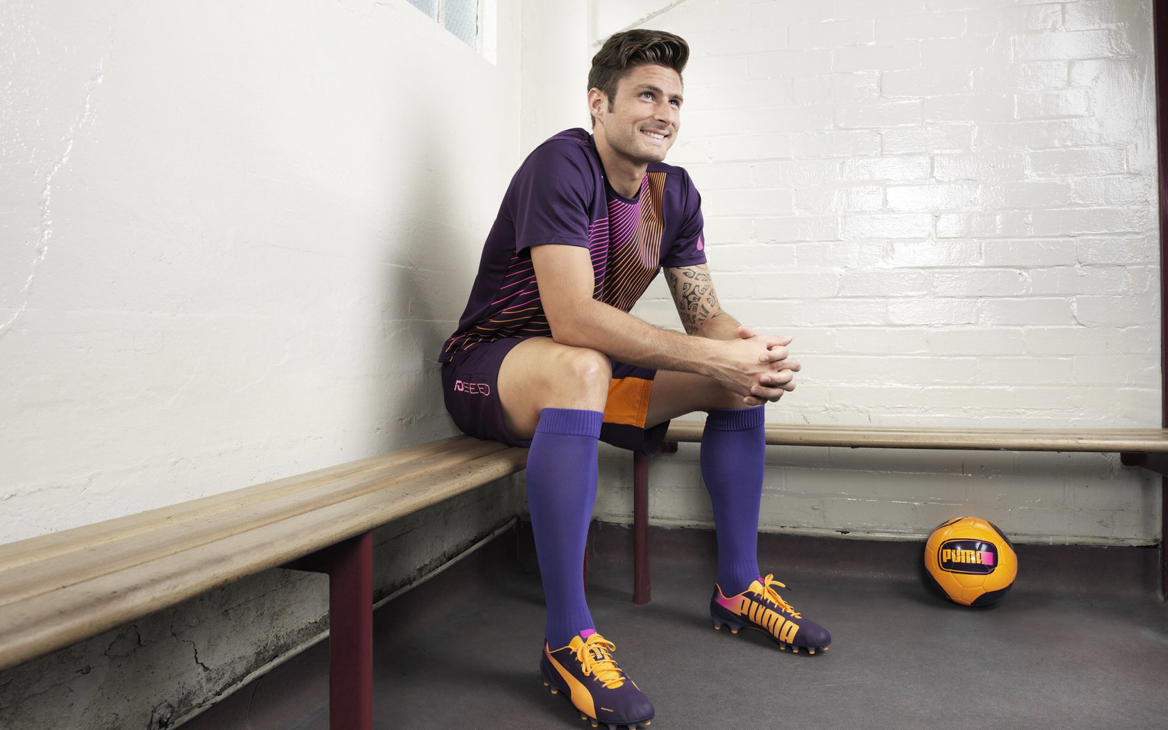 奇才调整防守策略限制对方得分主力，奇才防守差