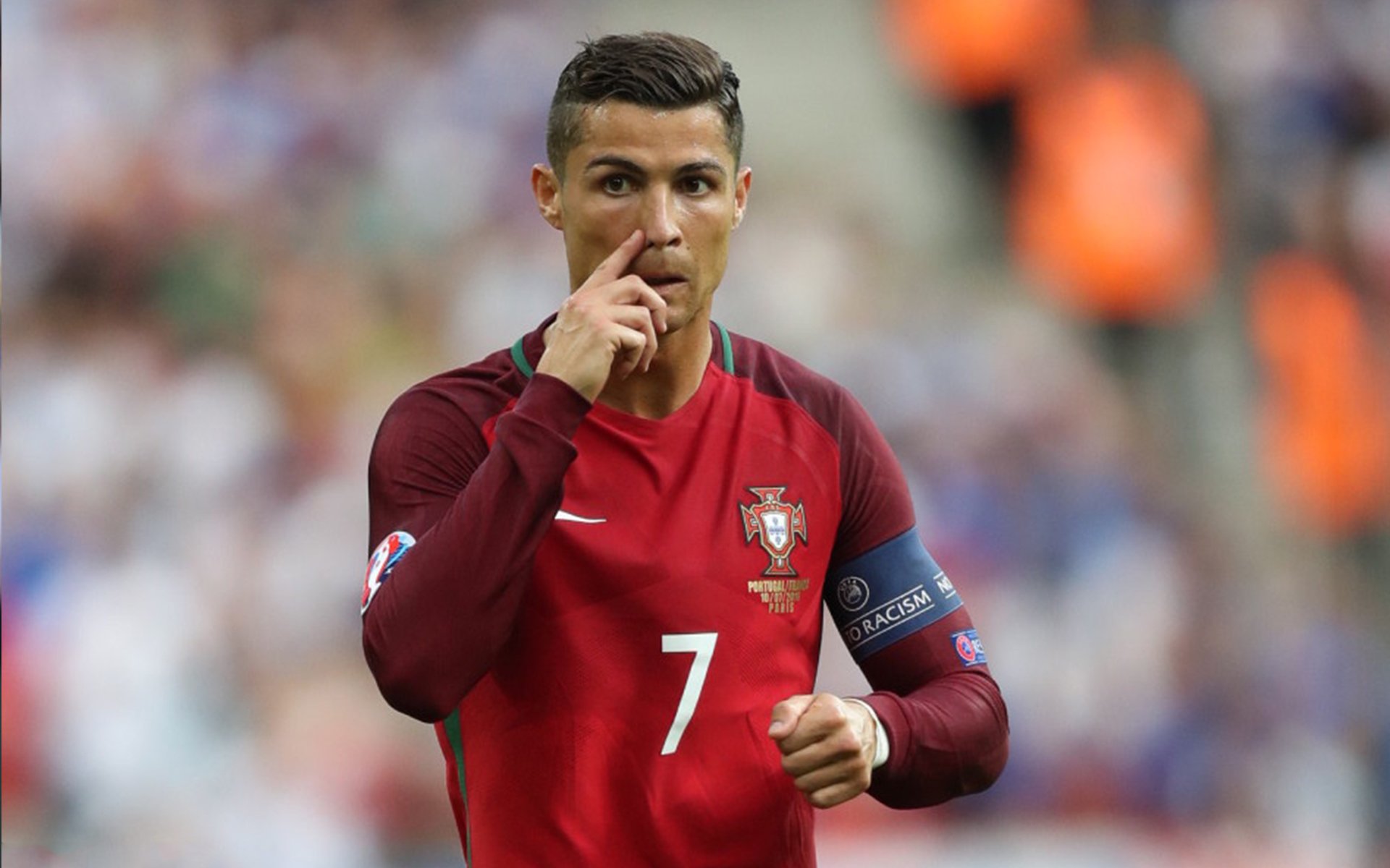 特斯·冯·迪克：通过无球跑动创造机会，南非队的中场支柱，冯 斯特拉客